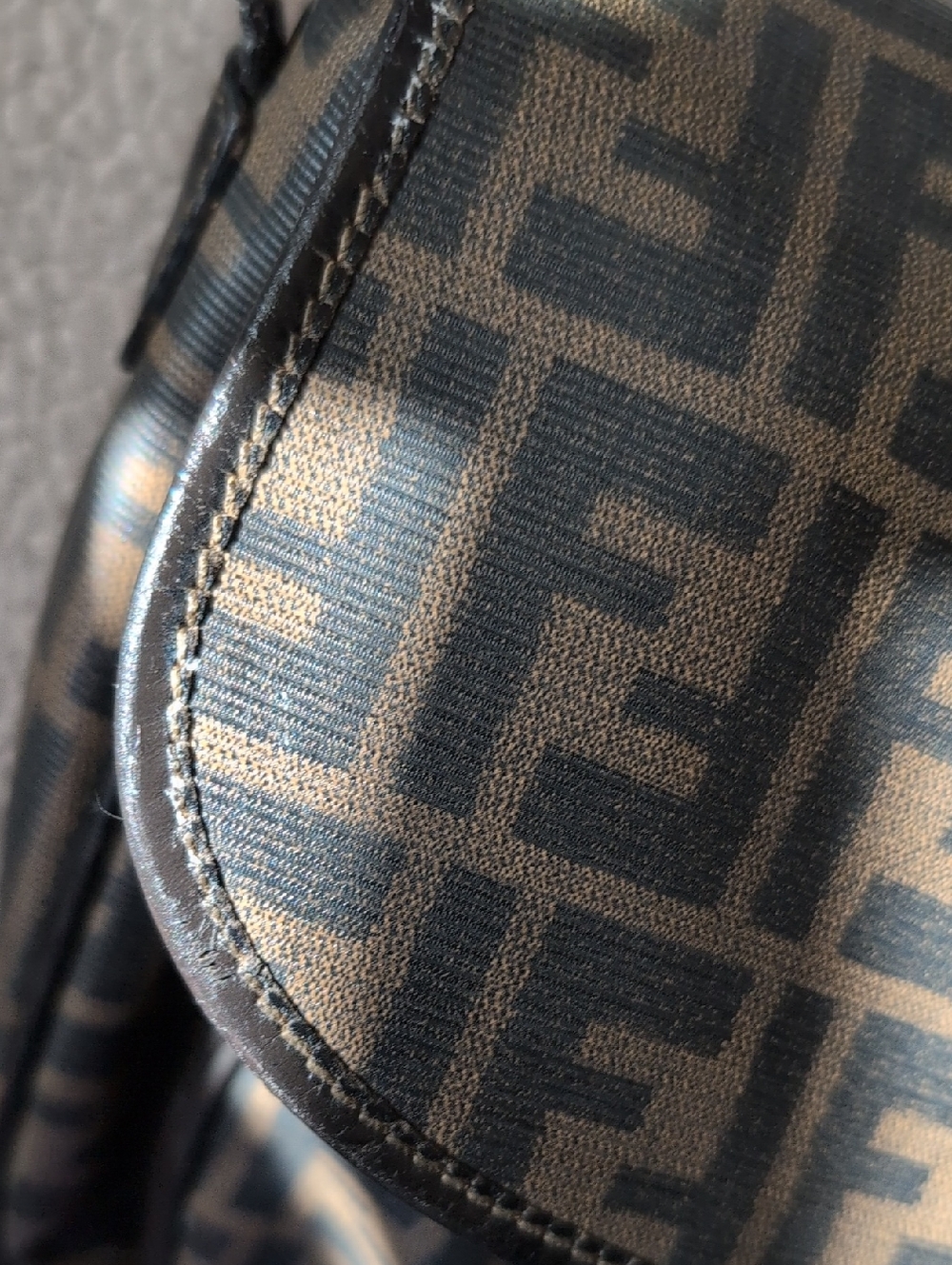 Fendi Vintages Restored Brown Zucca Canvas Crossbody Bag In Good Condition - Picture 12 of 16